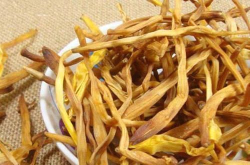 酸枣仁|藏在身边的天然“催眠药”，睡前喝一杯，让你一夜好梦自然醒