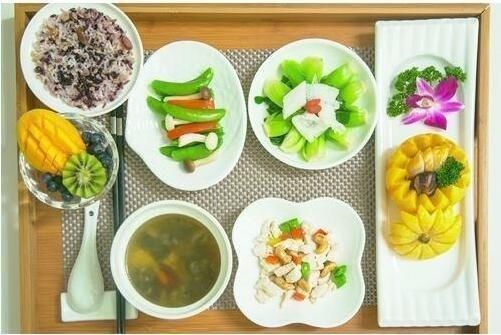 怀孕期间|要想宝宝生下来皮肤白皙不长黄疸,孕妈怀孕期间应注意些什么呢