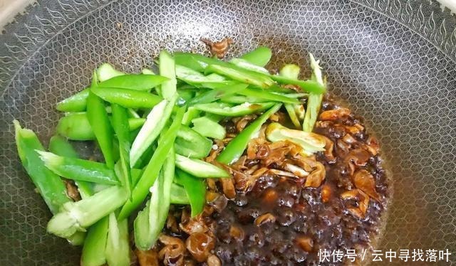 炸茄子的做法简单!味道很好闻,让人有吃不完的感觉