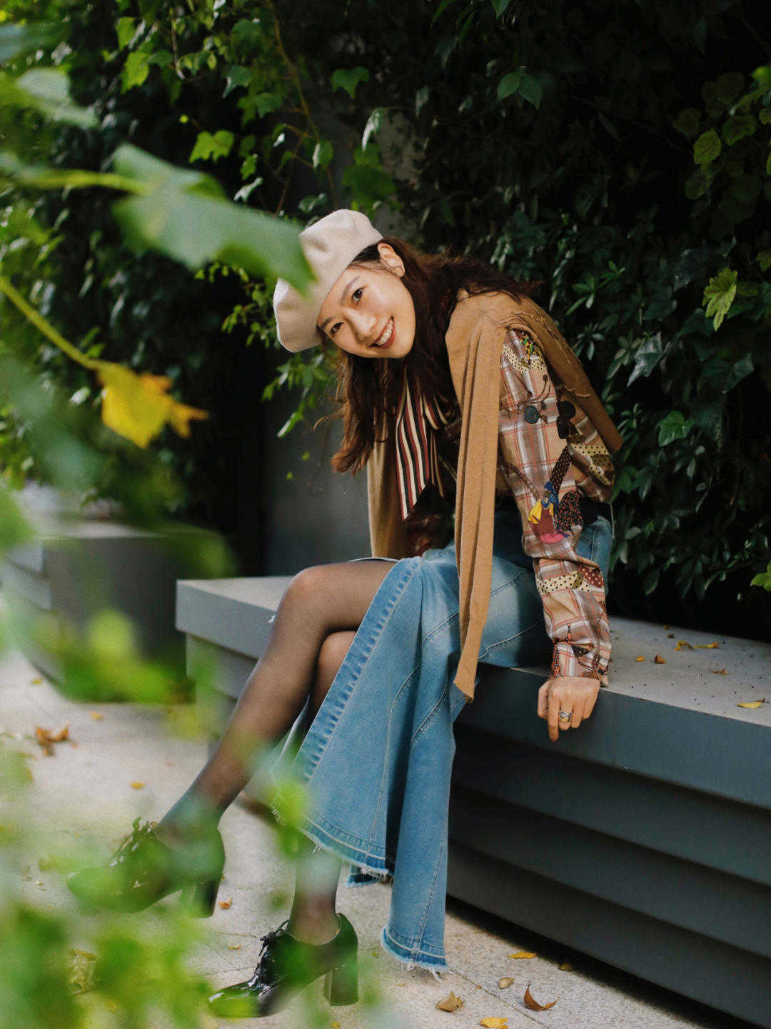 上身|还在为选下装而发愁吗?别愁了!用裙装配黑丝,上身效果美翻了