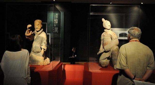 愤青|日本愤青将中国兵马俑打碎,日本连忙赔钱道歉,中国的回应很霸气