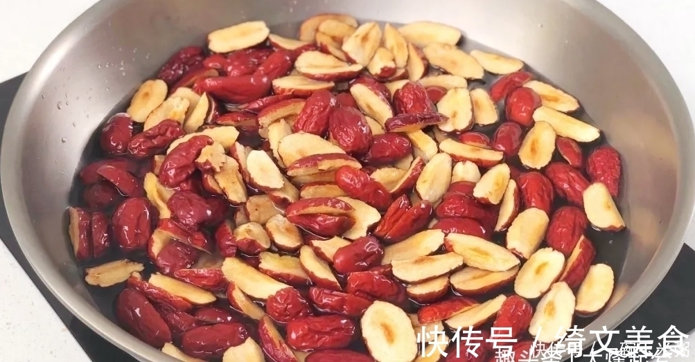 秋天|秋天要多吃红枣,不熬汤不油炸,简单做成小丸子,一天一颗身体好