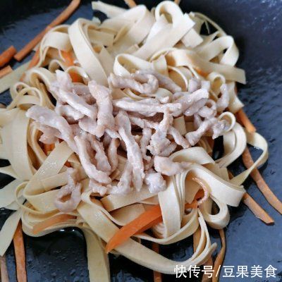 青椒|#我为奥运出食力#千张肉丝这样做，秒变米饭杀手