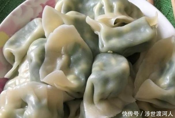 韭菜馅饺子，最好不要放两种调料，不仅不能调香还会变难吃