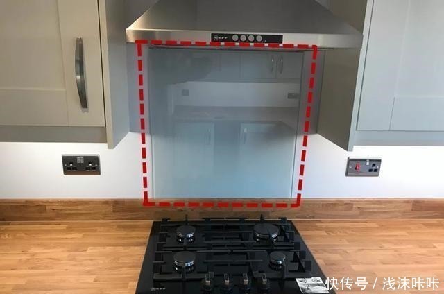 防水|无语！卫生间不贴瓷砖反而刷漆，如今只能塞钢化玻璃到马桶后面了！