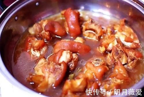 入味|炖猪蹄时，不可直接放盐，多加一点“它”，猪蹄软烂入味不油腻！