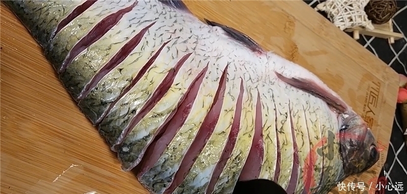 大厨|蒸鱼别再老一套了,大厨教你孔雀鱼的制作方法,好看更好吃