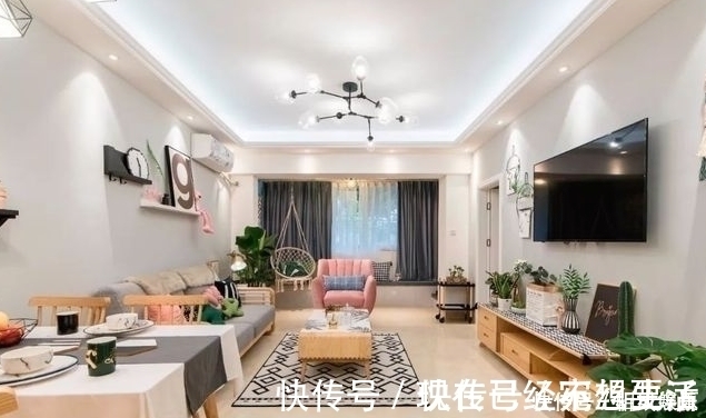 空间|参观闺蜜的98㎡小三居,衣帽间的布置很高级,打开柜门后让我心动