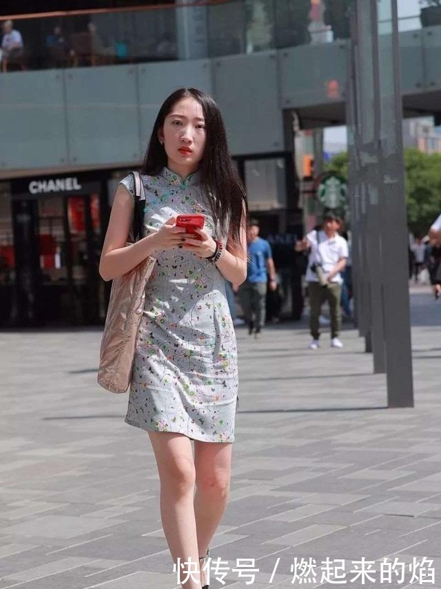 连衣裙 连衣裙的穿着更遮肉，打造自在随性感，好看又甜美