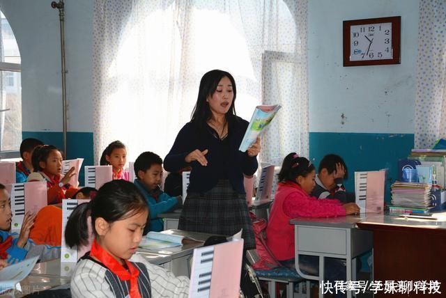 清北学霸扎堆中小学当老师后，家长急了:孩子成绩竟然下降了