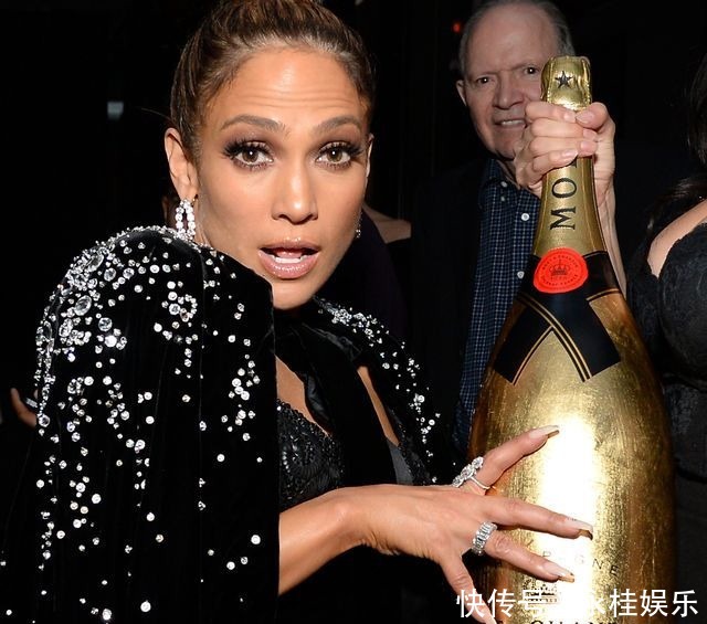 酒鬼|向10位滴酒不沾好莱坞大明星看齐！这些明星的酒鬼黑历史不堪回首