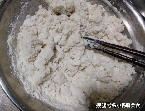 做芝麻饼时，加这几种食材，酥脆掉渣，好吃美味