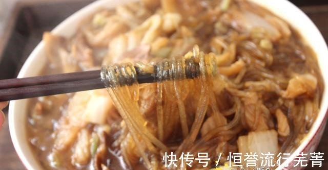 到了冬天，我家就爱这一口，清热去燥又实惠，一人一碗舒服又过瘾！