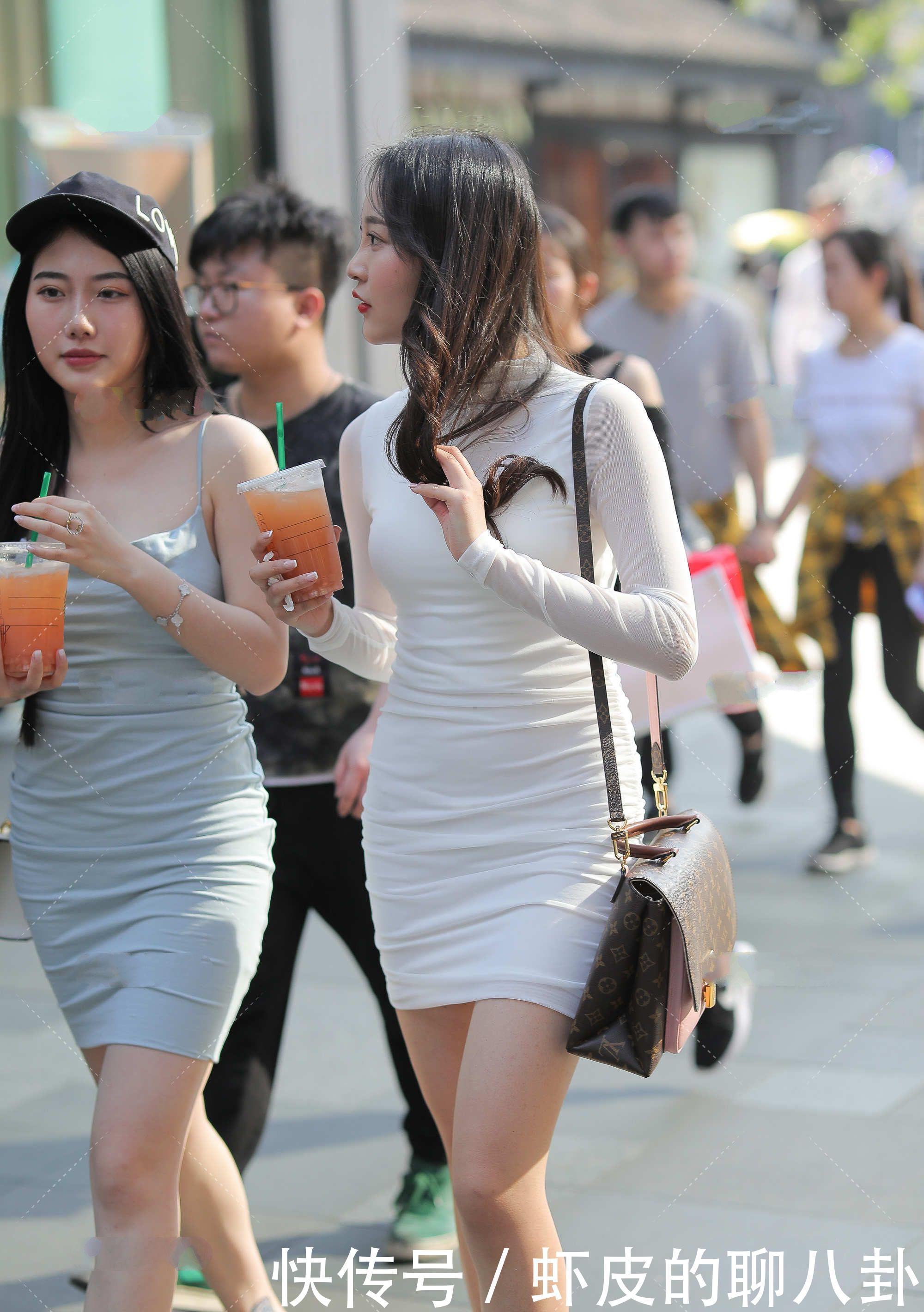 修身版型|纯白色连衣裙温柔浪漫,修身版型显瘦好看,背包经典大方