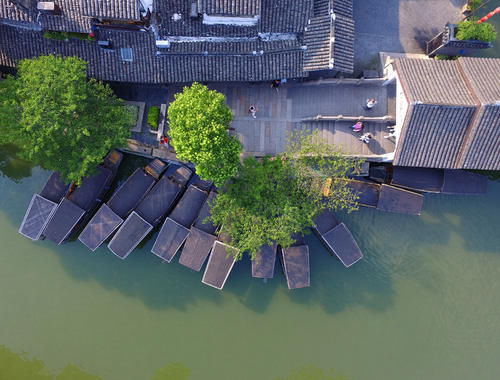 何毅|春游“浙”古镇，感受江南的诗情画意，邂逅黛色霜青的岁月