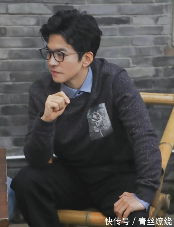 《一路唱響》開(kāi)播,李健再現(xiàn)率真發(fā)言,當(dāng)場(chǎng)內(nèi)涵岳云鵬!