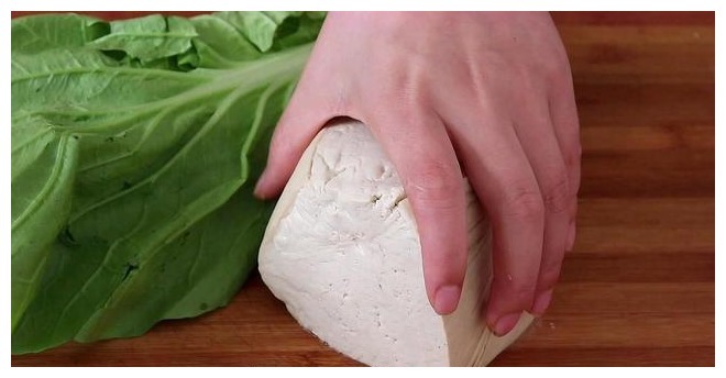 1颗白菜,2块钱豆腐,天冷家人最爱吃的做法,给红烧肉也不换