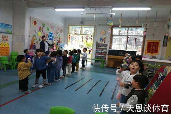 尿裤子|“妈,我可以喝水吗”幼儿园放学后孩子不断哀求,真相让妈妈落泪