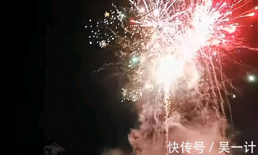 全红婵|满天烟花绚丽多彩!全红婵老家热闹起来,围观群众沾了红姐喜气