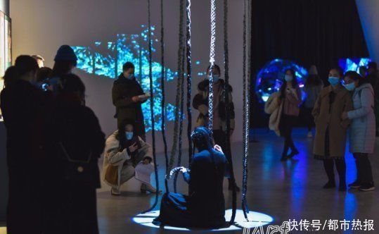  观展|2020 iArt 青年艺术计划启幕，邀你到南滨路免费观展