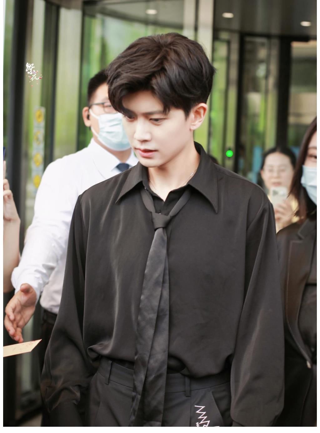 任嘉伦|江苏卫视《闪闪发光的你》收官,任嘉伦发博告别,表达喜爱与不舍