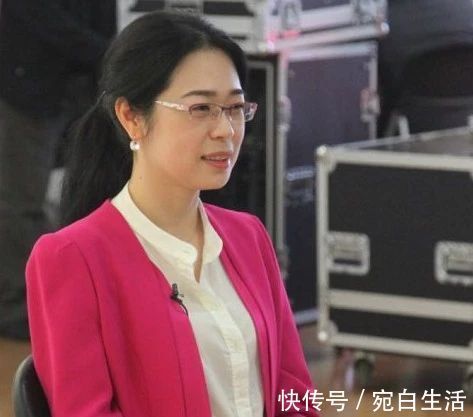 中国美术学院#她人美字丑,被指“枉为美女博士”,书协大佬高书不入俗眼