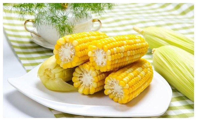 一样是玉米，选黄色的好吃还是白色的看看老农说法，别再乱买了