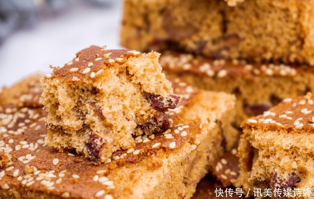 想吃枣糕不用买,在家3块钱就能做,香甜蓬松不塌陷,枣香味十足