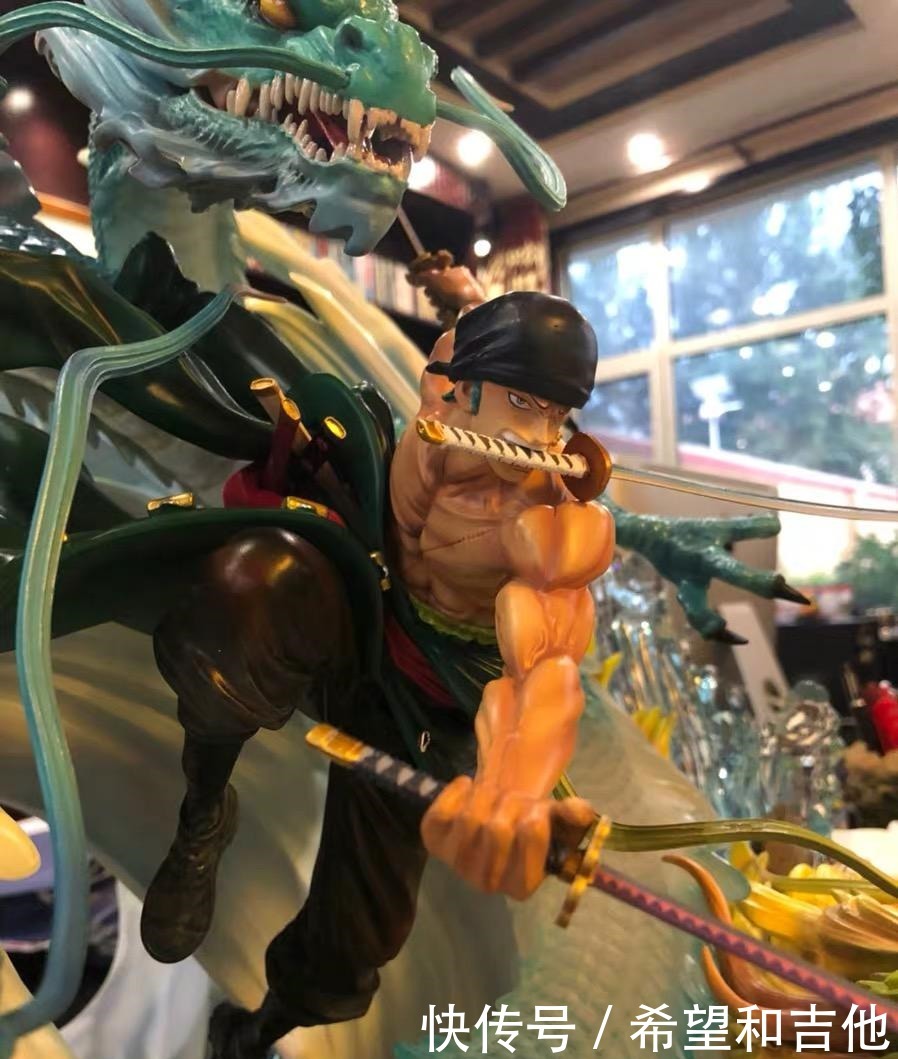 海贼王|海贼王索隆百元手办遭人嫌弃,拿回家装好后10万有人抢