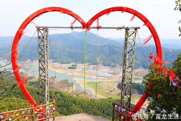 梅岭狮子峰，南昌第一山，怪石奇洞不输黄山，悬崖秋千、滑翔伞、玻璃漂流个个刺激