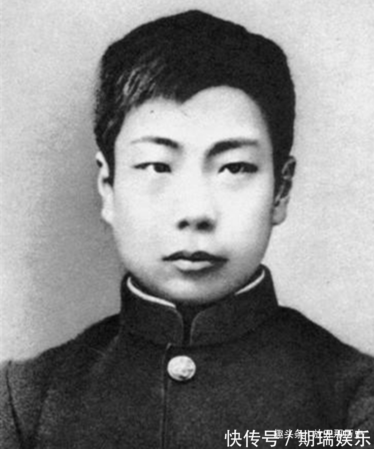 周令飞@鲁迅先生葬礼有多盛大巴金抬棺五千人吊唁,独子曾是广电干部