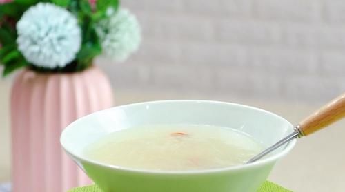 1个梨，一点冰糖，记住这个配方，你也能吃到素燕窝