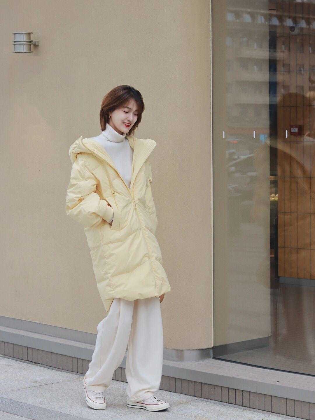 版型|白色毛衣到底有多好穿?和这“三”类外套搭配,效果超级棒