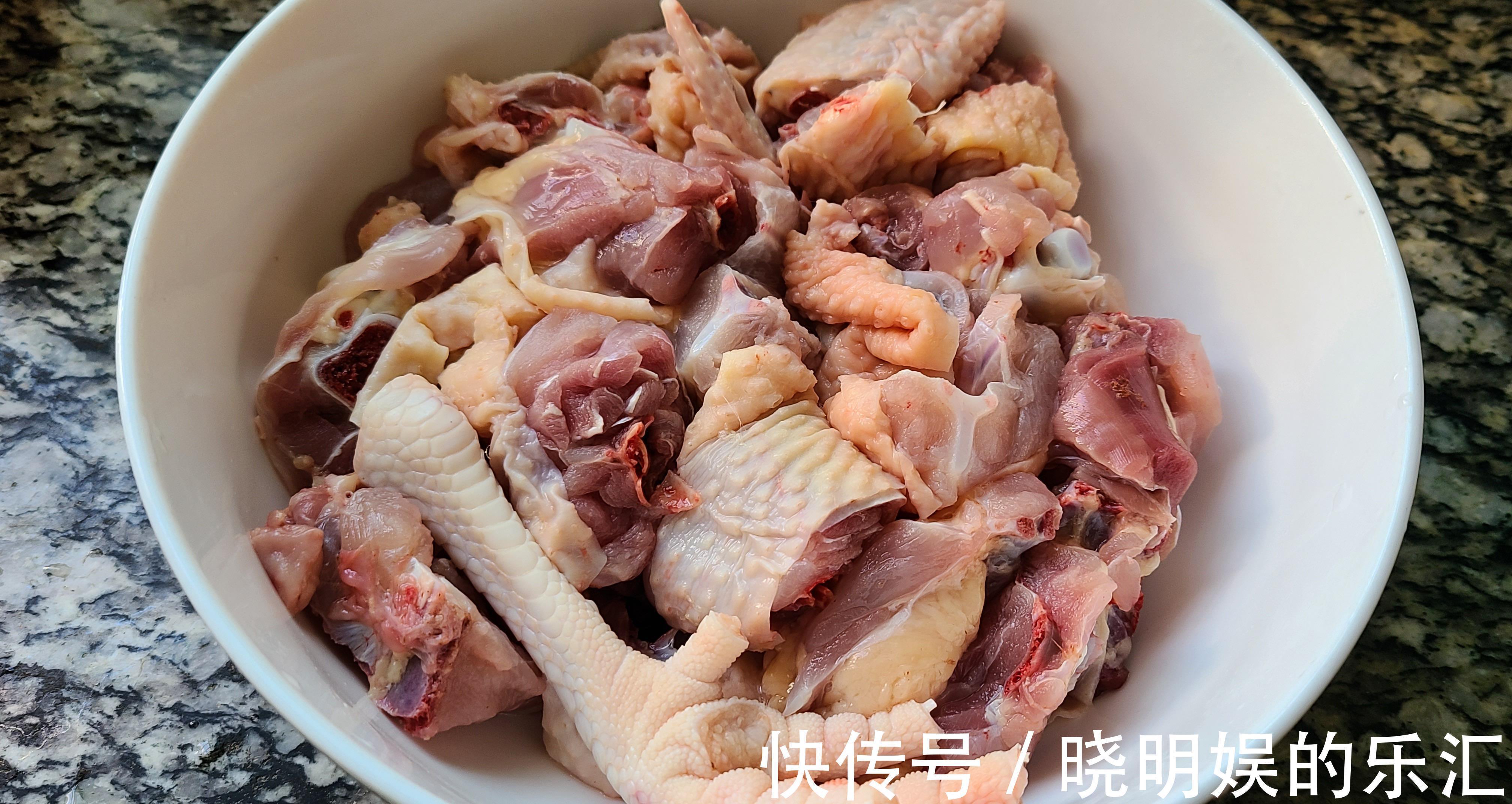 盐焗鸡|沙姜焗鸡煲，广东很好吃的一道美食，吃过都说香