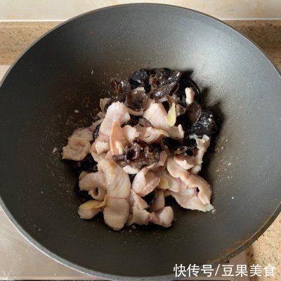 10万豆友收藏的黑木耳清炒鱼片做法，你还不会做？