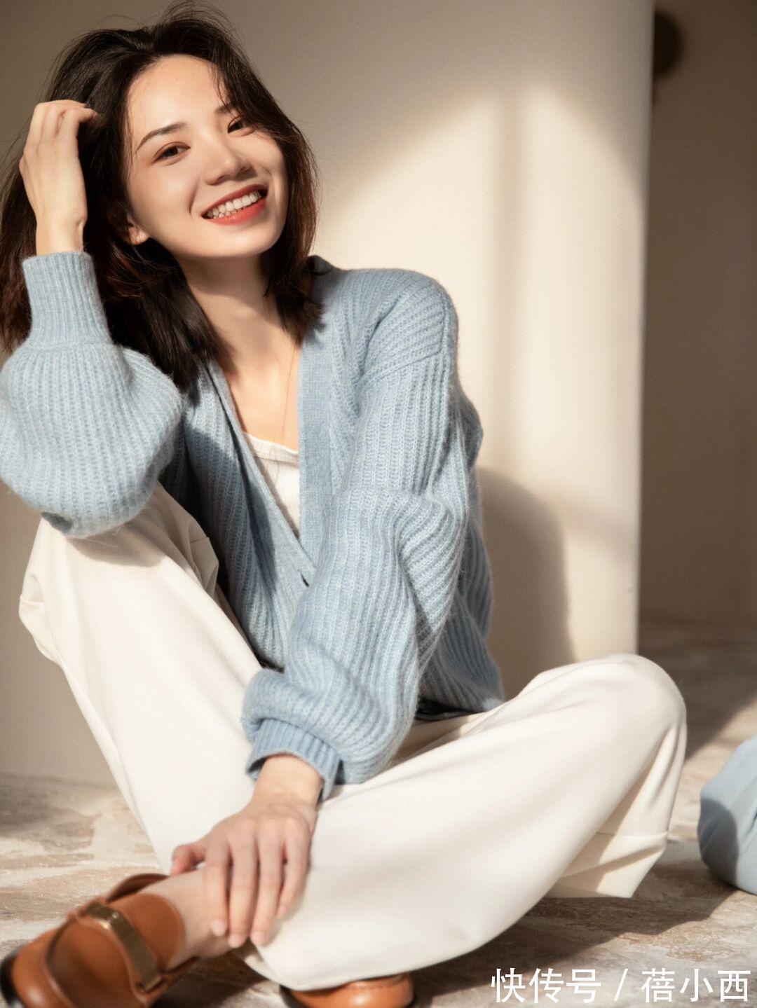 博主|针织衫穿出“奶奶辈”的感觉?来看这位博主的穿搭,全是实用干货