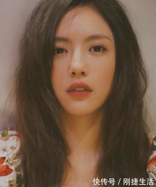 美人|女生常见的几种脸型：方脸大气，圆脸幼态，鹅蛋脸堪称标准美人！