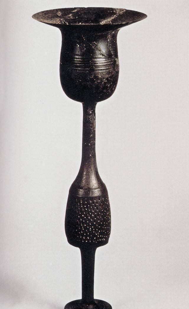 刘定全|村民捡到国宝级文物,价值过亿,专家要求上交,获奖状一张