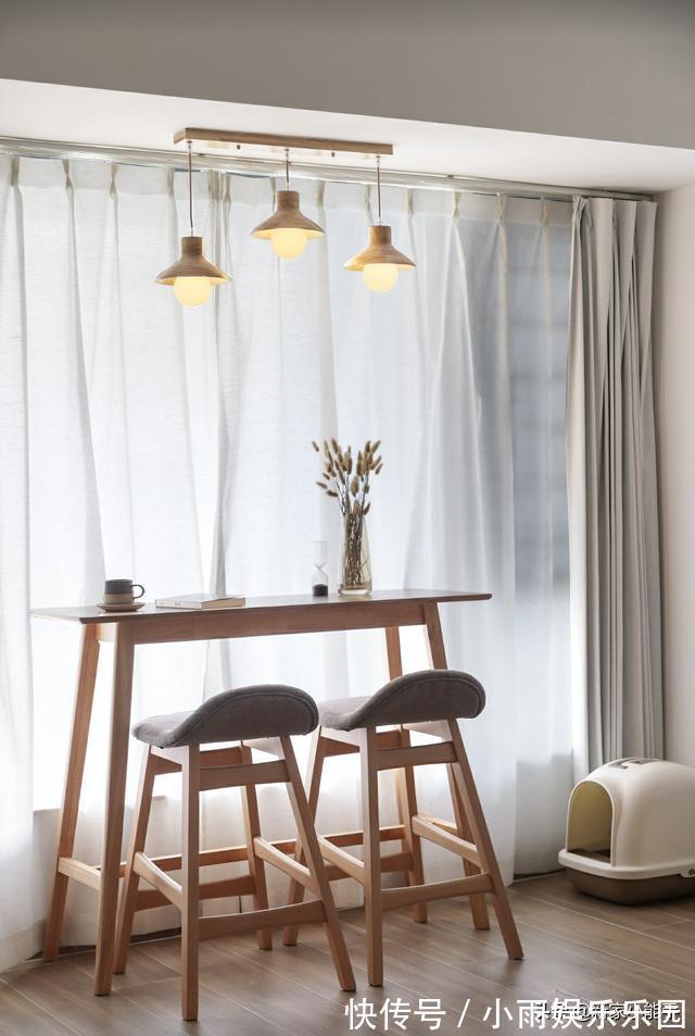 极简|看了他家才知道,全屋刮大白,没安装吊顶不做电视墙,极简又耐看