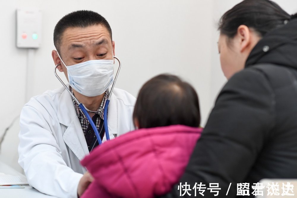 宝宝|孩子睡觉时有3个现象,说明辅食添加过度,脾胃出现问题了