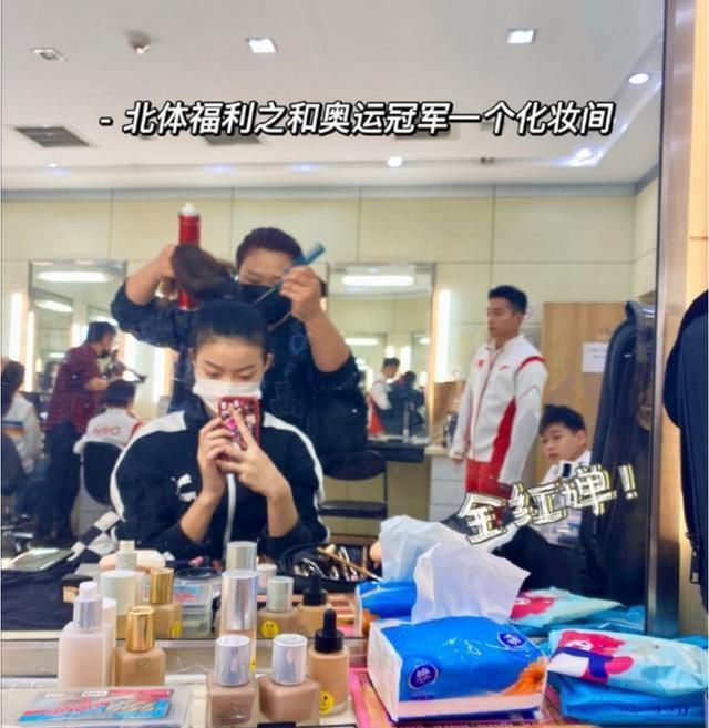 张家齐|梦幻联动！全红婵巩立姣奥运7冠军跳手势舞，红姐蒙圈抄张家齐作业