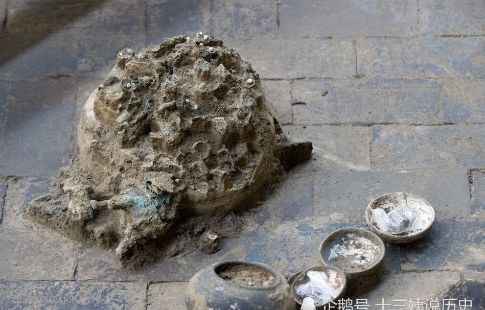 隋炀帝|千古一帝隋炀帝墓地发掘现场：实在太寒酸了，他的遗骸仅剩下两颗牙齿