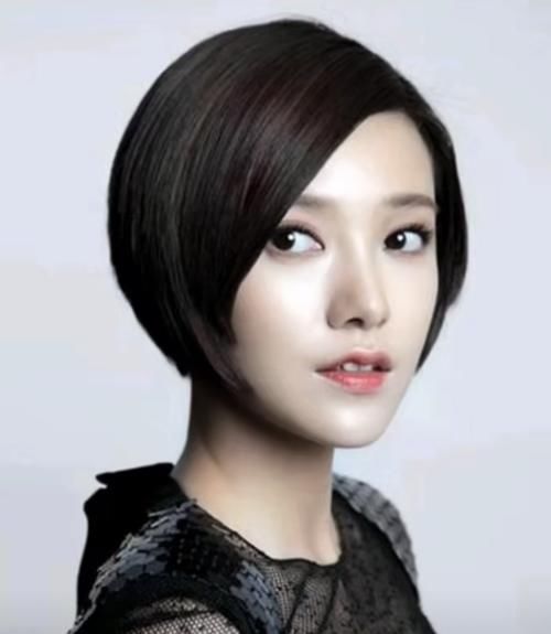 发型|发型很重要,建议40岁女人剪这4种发型,时髦减龄好穿搭