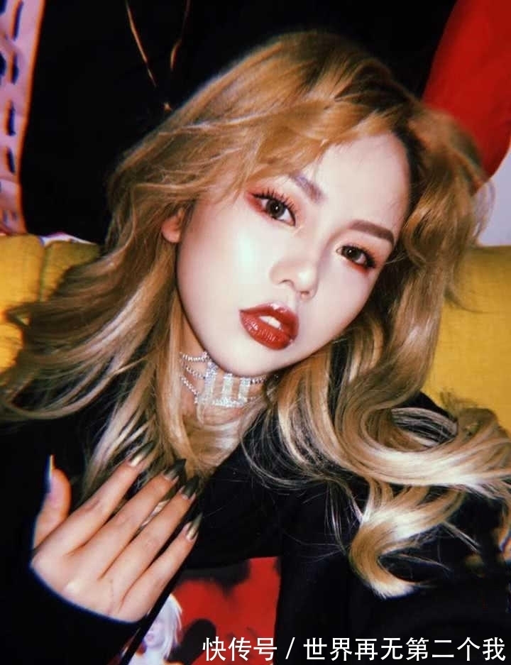 大妈|大妈直播化妆,轻松收获热度几十万,化妆术真强大