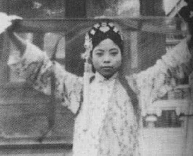 溥仪|45岁车夫娶了帝王的妃子,幸福一生,去世前的话耐人寻味