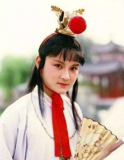 花袭人|家有贤妻美妾,贾宝玉为何还离家出走?七个字说出薛宝钗的不堪