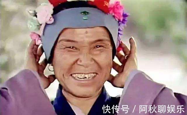 乡村哲学家!红楼梦:“乡村哲学家”刘姥姥,教给我们一个生活哲理,八个字