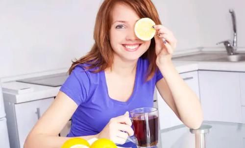 女人想要延缓衰老，保持美丽，就要学会保养！建议坚持做好两件事