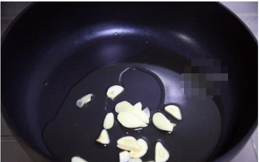 芹菜这样炒,虽是素菜,吃起来比肉还香,成本只要几块钱