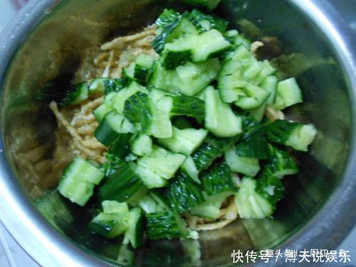 口感|天气热没胃口拿根黄瓜这样做,做法简单,清口解腻,你不学吗